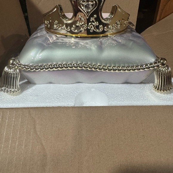 Aurora Gold Crown on Silver Cushion Candle Holder. New in original box. - Picture 2 of 6